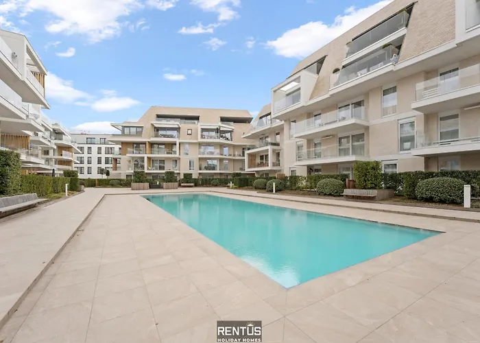 Seaphir - Vacation With Pool In Appartamento Nieuwpoort